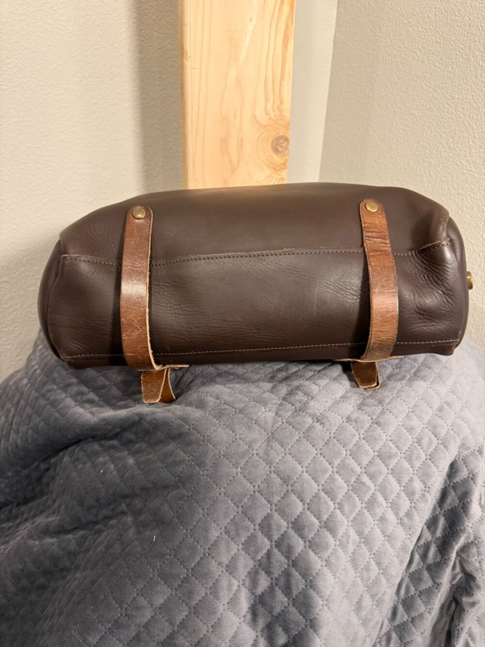 Bleu de chauffe dark brown leather postman bag with dust cover - Picture 3 of 16